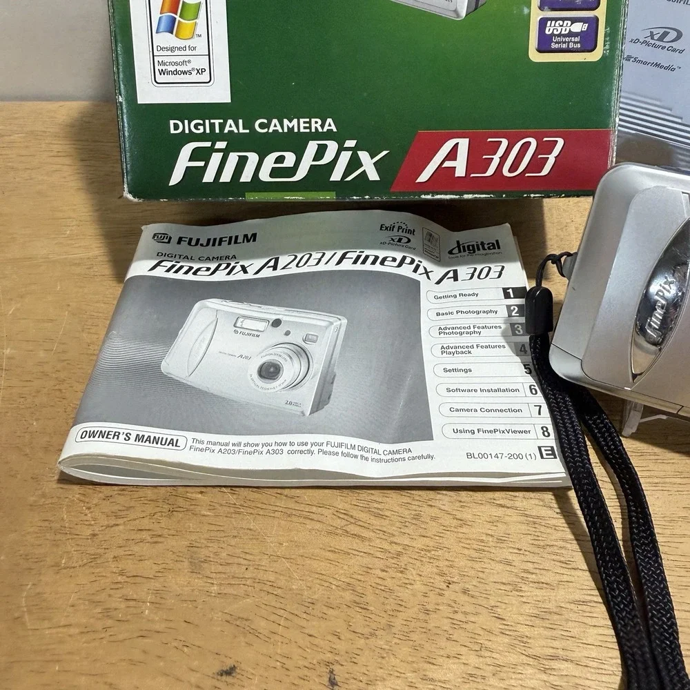 Fujifilm FinePix A303 3.2MP Y2K Digital Camera Silver Compact 3x Zoom Boxed